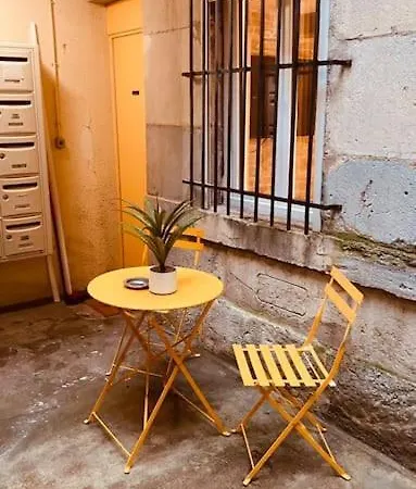 Renove Avec Patio, Coeur Du Centre דירה *